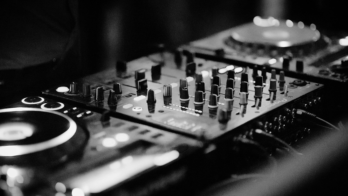 What Does a Sound Engineer Do?